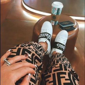 Hello 👋🏼 I am Mrs. L